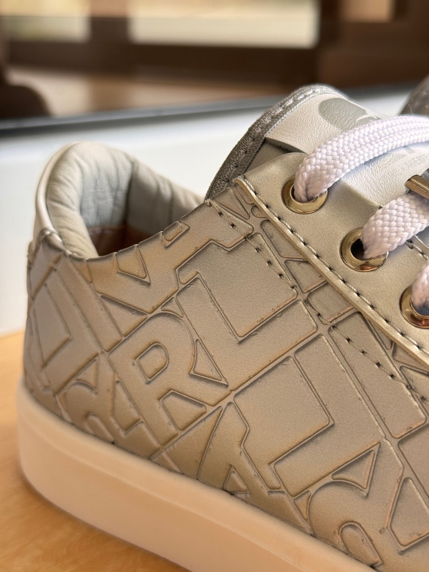 ZAPATOS PINES Y TEXTURA