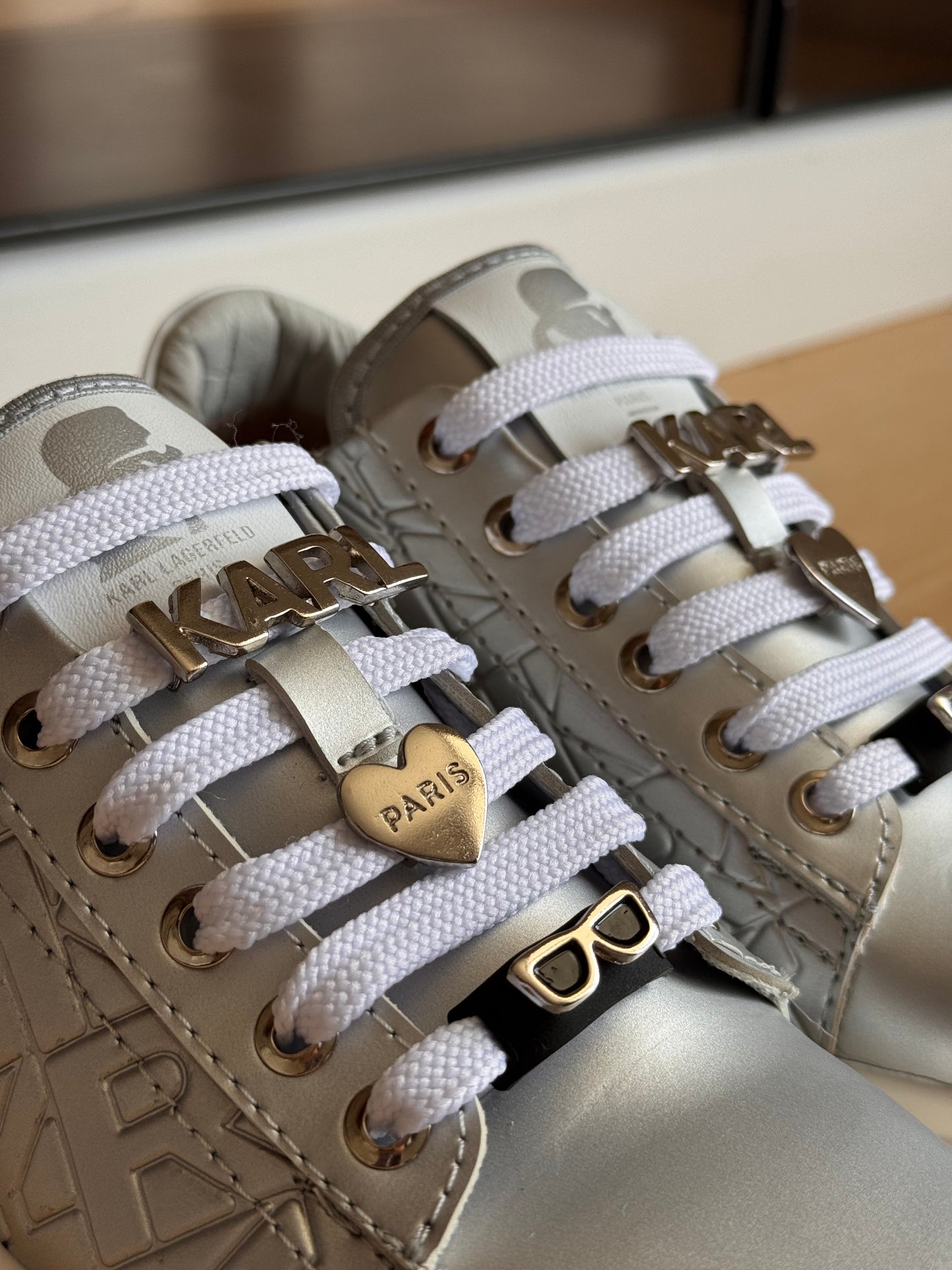 ZAPATOS PINES Y TEXTURA