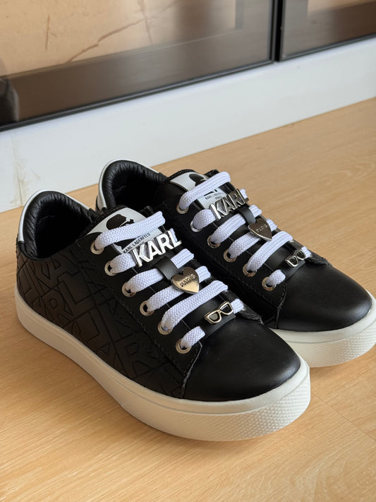 ZAPATOS PINES Y TEXTURA